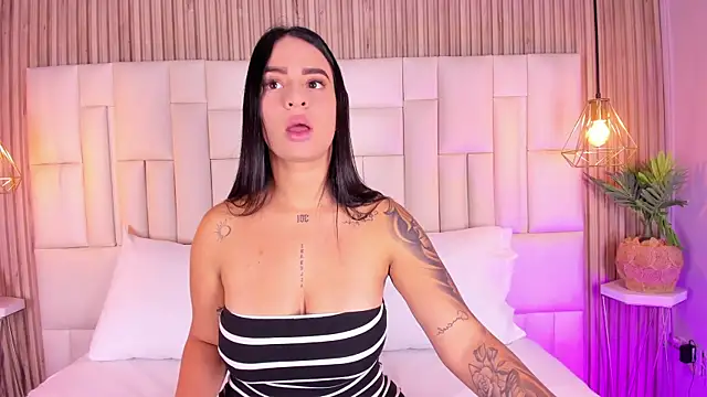 LissaBrown  online show from July 13, 6:29 pm