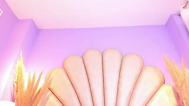 Coraline Jones online show from July 18, 12:36 pm
