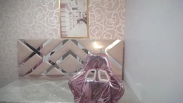 Snapshot of KiaraStar_ch chatting on June 19, 8:14 pm KiaraStar ch online show from June 19, 8:14 pm