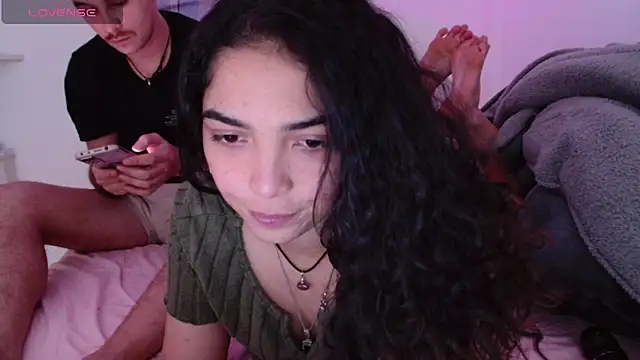 ooluchyferoo online show from June 18, 12:31 am