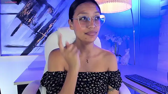 emma brooks  online show from July 28, 7:39 pm