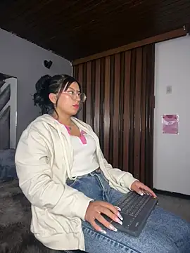 Snapshot of GabyLopez_Pink chatting on June 26, 3:34 am GabyLopez Pink online show from June 26, 3:34 am