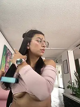 Snapshot of GabyLopez_Pink chatting on July 29, 6:51 pm GabyLopez Pink online show from July 29, 6:51 pm