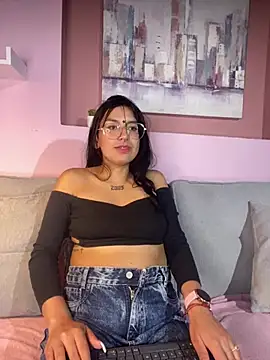 Snapshot of GabyLopez_Pink chatting on June 27, 12:22 pm GabyLopez Pink online show from June 27, 12:22 pm