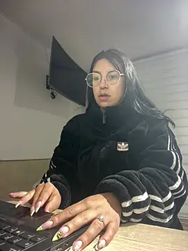 Snapshot of GabyLopez_Pink chatting on July 31, 3:17 am GabyLopez Pink online show from July 31, 3:17 am