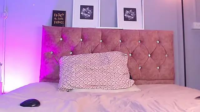 vivirouse online show from July 11, 7:03 pm