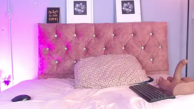 vivirouse online show from July 3, 7:09 pm
