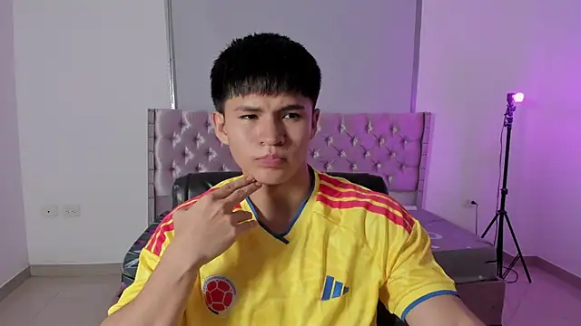 Snapshot of ryo_kush_ chatting on July 7, 1:14 pm ryo kush online show from July 7, 1:14 pm