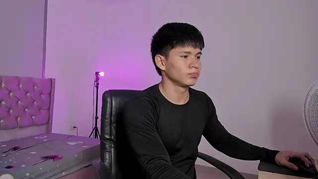 Snapshot of ryo_kush_ chatting on July 8, 1:01 pm ryo kush online show from July 8, 1:01 pm