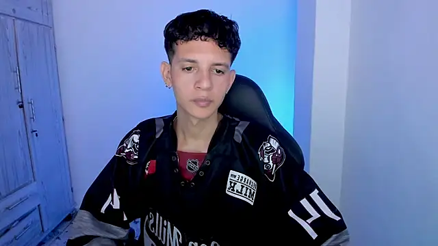 tylerrnova online show from July 2, 3:23 am