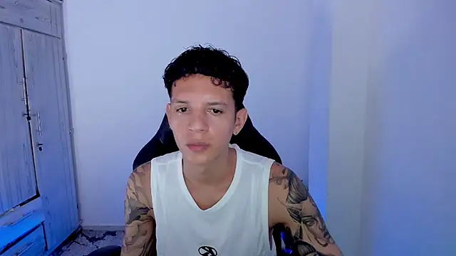 tylerrnova online show from July 14, 2:16 am