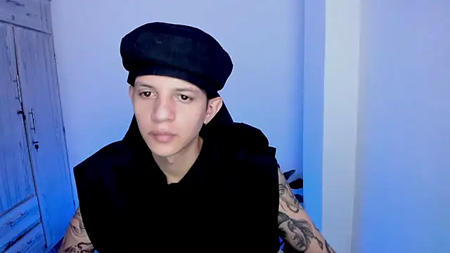 tylerrnova online show from July 22, 3:30 am