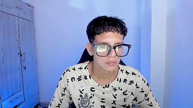 tylerrnova online show from July 9, 3:07 am