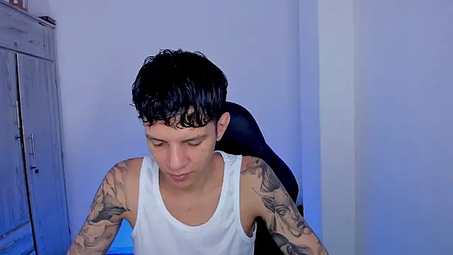 tylerrnova online show from July 20, 3:47 am