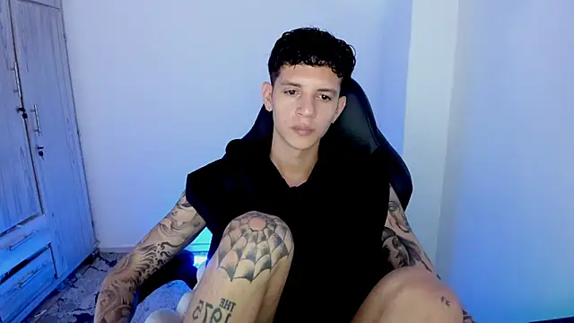 tylerrnova online show from July 10, 12:54 am