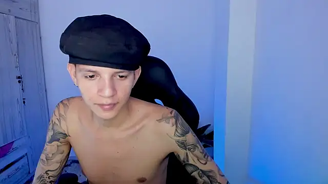 tylerrnova online show from July 11, 3:18 am