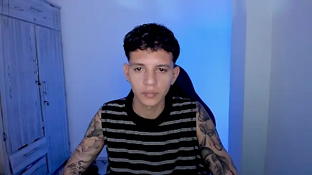 tylerrnova online show from June 30, 4:01 am