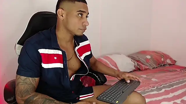 Snapshot of Karl_Jensennxx chatting on July 29, 4:55 am Karl Jensennxx online show from July 29, 4:55 am