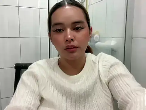Snapshot of urhottestgurl chatting on June 17, 6:57 am urhottestgurl online show from June 17, 6:57 am