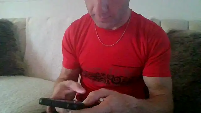 Snapshot of HotStraightDude chatting on June 18, 3:06 pm HotStraightDude online show from June 18, 3:06 pm