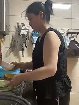 Snapshot of suyabb chatting on June 23, 12:58 pm suyabb online show from June 23, 12:58 pm
