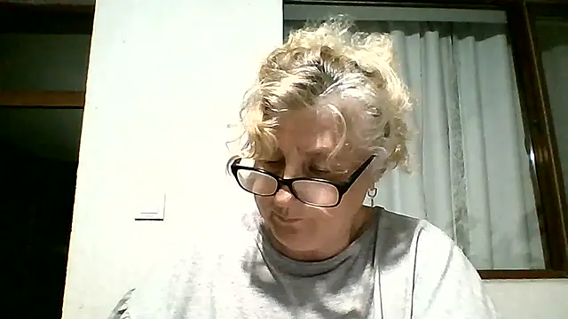 Snapshot of NoraMelow chatting on August 3, 6:58 pm NoraMelow online show from August 3, 6:58 pm
