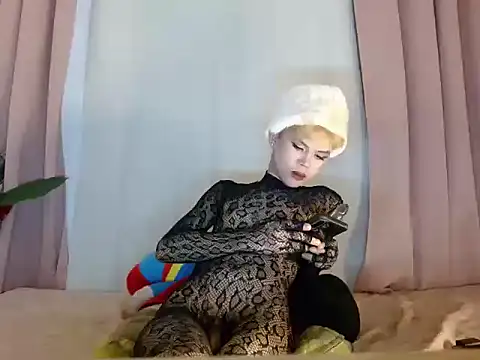 forthydoll online show from July 12, 5:52 am