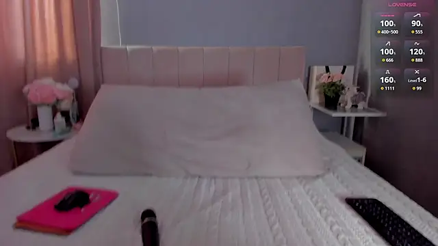 Snapshot of MissMiaTv chatting on October 20, 3:30 am MissMiaTv online show from October 20, 3:30 am