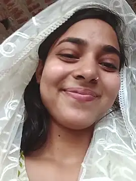 Snapshot of Simran_143 chatting on June 17, 12:37 pm Simran 143 online show from June 17, 12:37 pm