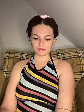 Snapshot of European-beauty chatting on June 18, 10:04 pm European-beauty online show from June 18, 10:04 pm