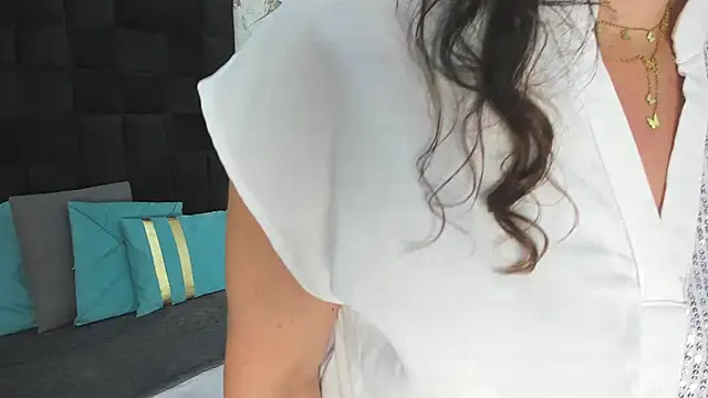 CharlotteG  online show from August 1, 1:20 pm