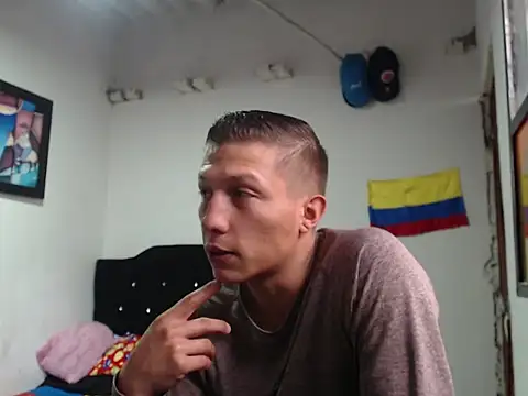 Stiiveen777 online show from July 2, 2:12 pm