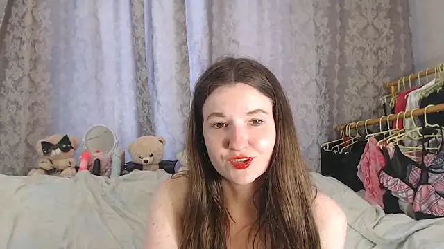 ChloeBrooklyn online show from June 19, 9:15 am