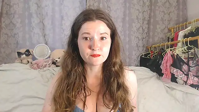 ChloeBrooklyn online show from June 24, 2:04 pm