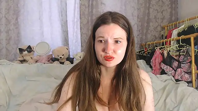 ChloeBrooklyn online show from June 20, 7:35 am
