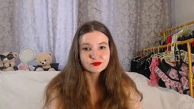 ChloeBrooklyn online show from July 1, 12:05 pm
