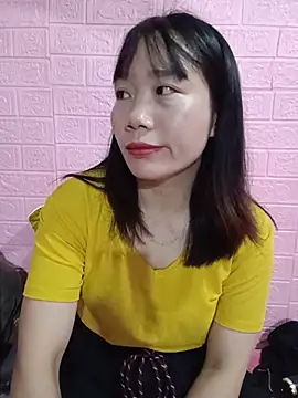 Snapshot of Em_xinh05 chatting on June 19, 12:44 pm Em xinh05 online show from June 19, 12:44 pm
