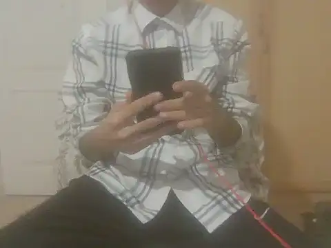 Snapshot of Rhast211 chatting on June 18, 1:37 am Rhast211 online show from June 18, 1:37 am