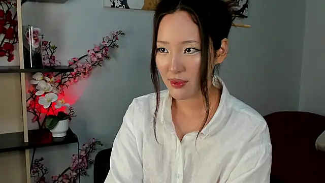 Lillie sunn online show from June 21, 10:04 pm
