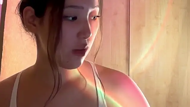 Lillie sunn online show from August 3, 10:47 pm