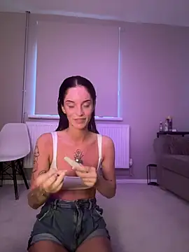 Snapshot of Emilysunrisex chatting on June 30, 8:09 pm Emilysunrisex online show from June 30, 8:09 pm