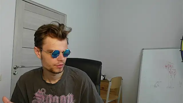 Niko Logan online show from June 21, 1:17 pm