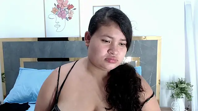 Snapshot of KellyShibary chatting on August 3, 7:09 pm KellyShibary online show from August 3, 7:09 pm