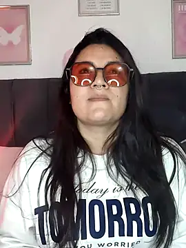 samm curvy online show from July 18, 11:24 pm