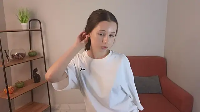 Amanda Bell  online show from June 26, 11:49 am