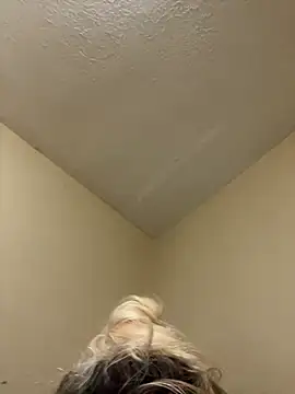 mzzfettyblu online show from July 22, 9:33 am