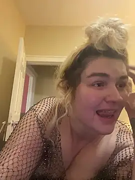 mzzfettyblu online show from July 8, 9:54 am