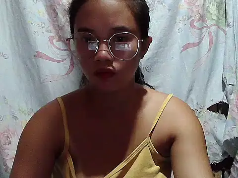 Snapshot of sophie_193 chatting on June 20, 5:29 pm sophie 193 online show from June 20, 5:29 pm