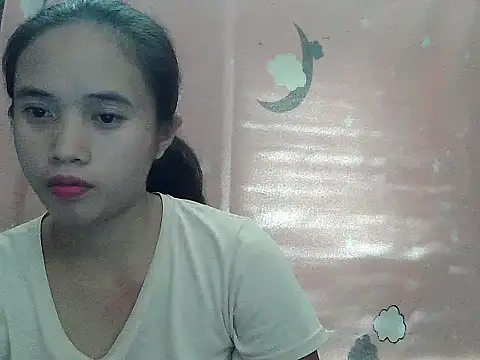 Snapshot of sophie_193 chatting on July 12, 4:24 am sophie 193 online show from July 12, 4:24 am