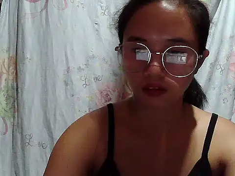Snapshot of sophie_193 chatting on June 25, 5:40 pm sophie 193 online show from June 25, 5:40 pm